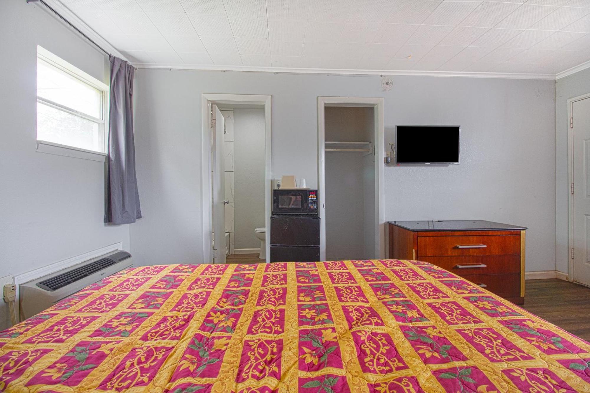 Oyo Hotel Mcalester Ok S Main St מראה חיצוני תמונה