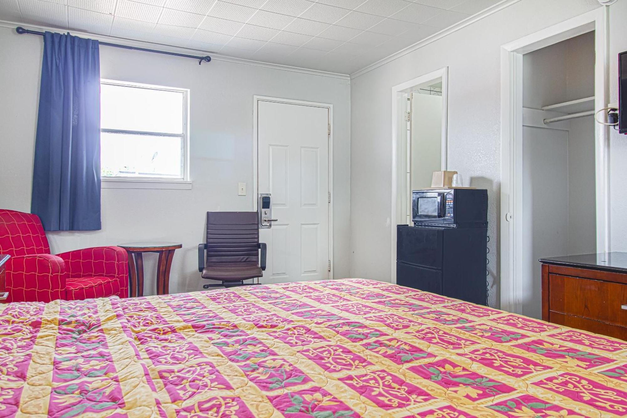 Oyo Hotel Mcalester Ok S Main St מראה חיצוני תמונה
