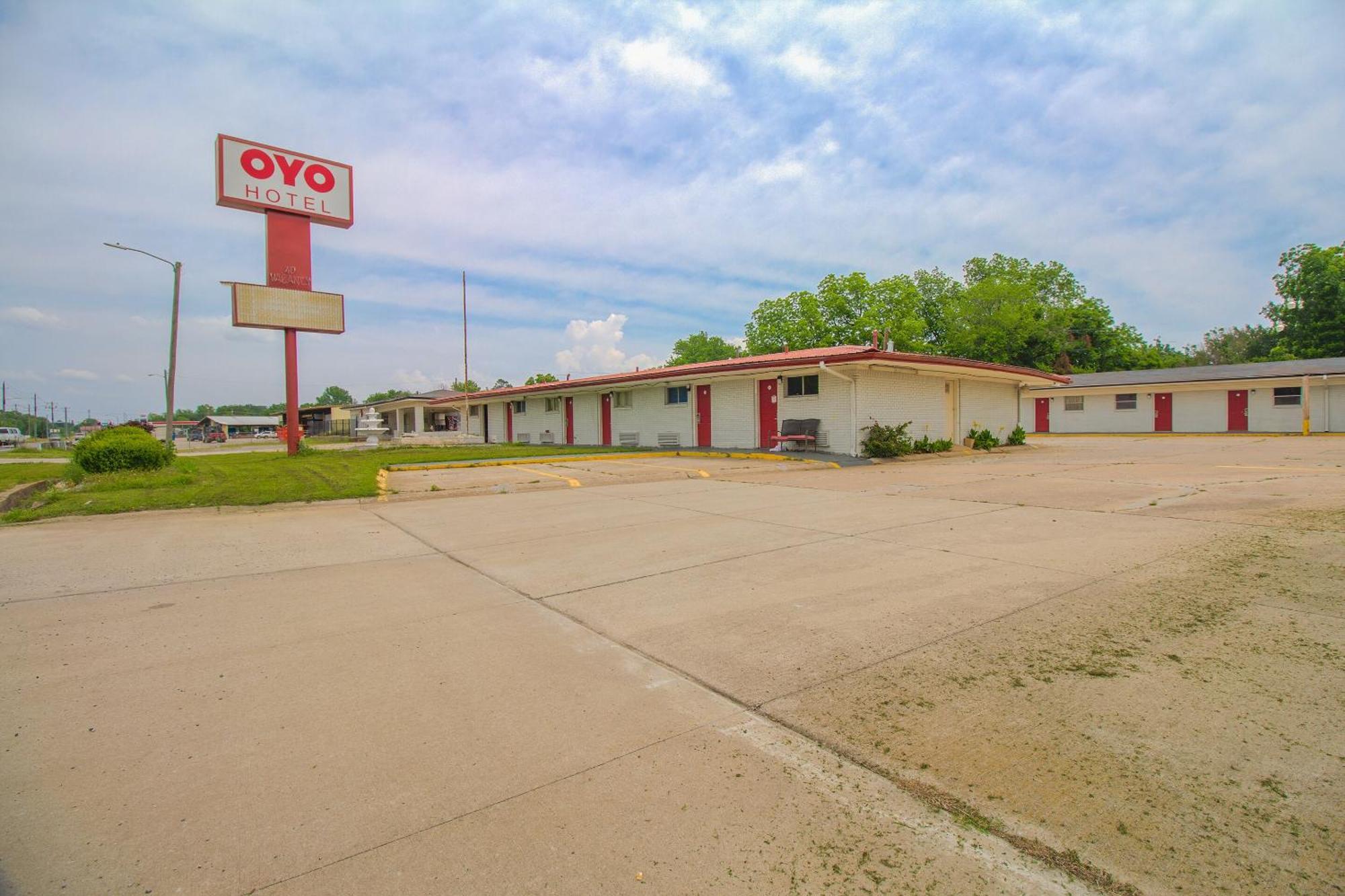Oyo Hotel Mcalester Ok S Main St מראה חיצוני תמונה